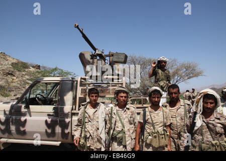 Aleppo, Syrien. 9. Mai 2014. Soldaten der jemenitischen Armee an vorderster Front kämpft gegen Al-Qaida in Aleppo. Die Volkskomitees Kämpfer kämpfen gegen Al-Qaida. Der Ausschuss ist gegründet und von der jemenitischen Regierung unterstützt. © Medyan Dairieh/ZUMA Wire/ZUMAPRESS.com/Alamy Live-Nachrichten Stockfoto