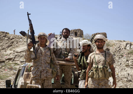 Aleppo, Syrien. 9. Mai 2014. Soldaten der jemenitischen Armee an vorderster Front kämpft gegen Al-Qaida in Aleppo. Die Volkskomitees Kämpfer kämpfen gegen Al-Qaida. Der Ausschuss ist gegründet und von der jemenitischen Regierung unterstützt. © Medyan Dairieh/ZUMA Wire/ZUMAPRESS.com/Alamy Live-Nachrichten Stockfoto