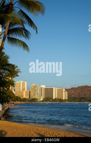 Waikiki Strand und Hotels, Honolulu, Oahu, Hawaii, USA Stockfoto
