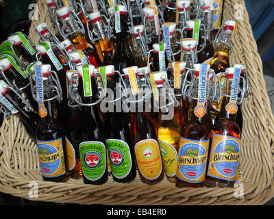 Alkohol Bier Likör Verkauf Markt unter freiem Himmel Viktualienmarkt München Deutschland Europa Stockfoto