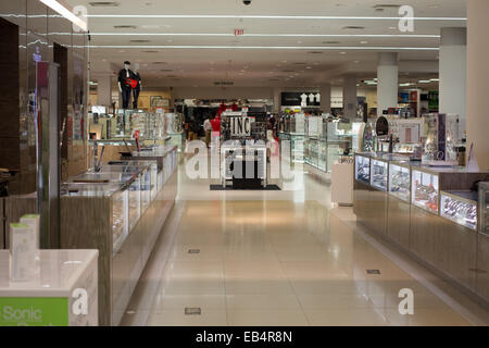 Zeiterfassung/BDE in Florida Mall Macys Florida Stockfoto