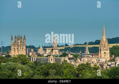 Die träumenden Turmspitzen der Oxford Universität einschließlich Nuffield College, Universität St. Mary und Merton College von S gesehen Stockfoto