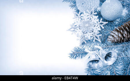 Weihnachten-Frame in kalten Tönen für Grußkarte Stockfoto