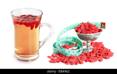 Infusion von Goji-Beeren mit trockenen Beeren Stockfoto