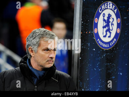 Gelsenkirchen, Deutschland. 25. November 2014. UEFA Champions League 2014/2015 Gruppe Phase Spieltag 5, FC Schalke 04 (S04) vs. FC Chelsea---Jose Mourinho Chelsea Credit Manager: Kolvenbach/Alamy Live-Nachrichten Stockfoto