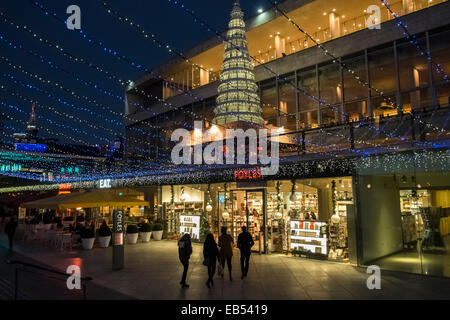 Eingang zum Foyles Bookstore, am Abend Zeit, Southbank, London, England UK Stockfoto