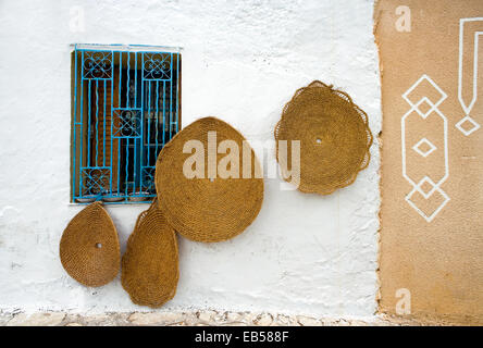 Tunesien, einfache Geschäfte des kleinen Dorfes Hergla Stockfoto