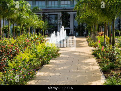 Sofitel Hotel Garten und Pool in Sipopo in der Nähe der Hauptstadt Stadt Malabo, Äquatorialguinea, Afrika Stockfoto