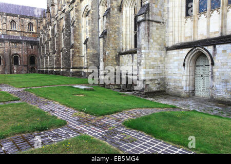 Sommer-Blick über Winchester Cathedral, Stadt Winchester, Hampshire County; England; Großbritannien, UK Stockfoto