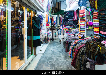 Geschäfte im Souq Muttrah, Muscat, Oman. Stockfoto