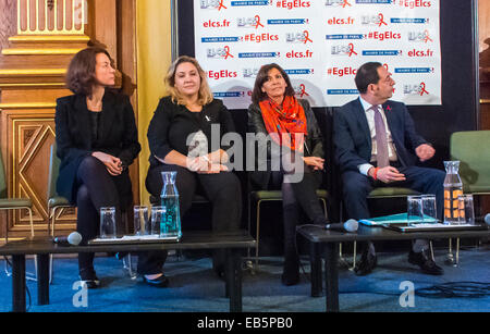 Paris, Frankreich. World Aids Day, Pariser Bürgermeisterin Anne Hidalgo, und Treffen der NGO, Elus locaux Contre le SIDA, "Paris Declaration 2014", Rednergremium "Aids Going to Zero", Politik, Politikerin Stockfoto