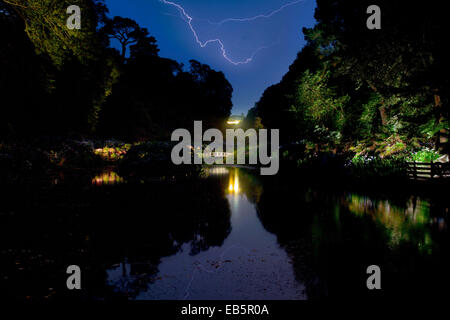 Trebah Garden; Nacht mit Beleuchtung; Cornwall; UK Stockfoto