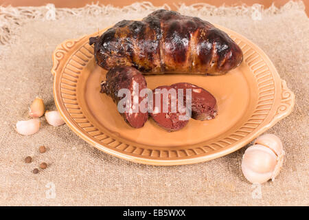 Ukrainische Wurst aus dem Blut in den Schweine-Darm Stockfoto