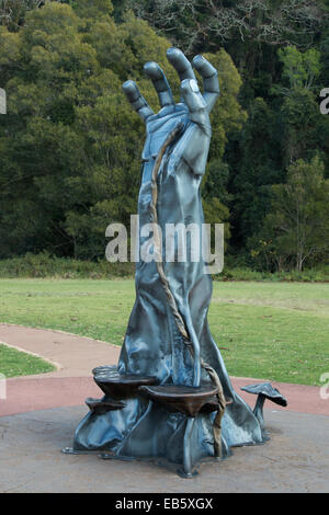 "Vergangenheit und Zukunft Hoffnung" Skulptur von Luke und Kim Duff Dandabah Besucherzentrum im Bunya Mountains National Park Stockfoto