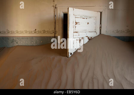 Kolmanskop Geisterstadt - Lüderitz, Namibia, Afrika Stockfoto