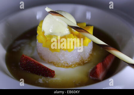 Eis, Mango und Sago serviert als Dessert Banjaran Hotspring Retreat in der Nähe von Ipoh, Malaysia. Stockfoto