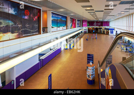 Innen- und zentralen Eingangsbereich von Prestwick Flughafen Glasgow, Prestwick, Ayrshire, Schottland Stockfoto