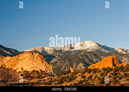 Der Garten der Götter und Pikes Peak (14,110 ft.), Colorado Springs, Colorado, USA Stockfoto