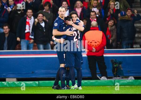 Joie PSG - Edinson CAVANI/Ezequiel LAVEZZI/Zlatan IBRAHIMOVIC - 25.11.2014 - Paris Saint Germain/Ajax Amsterdam - Champions-League-Foto: Dave Winter/Icon Sport Stockfoto