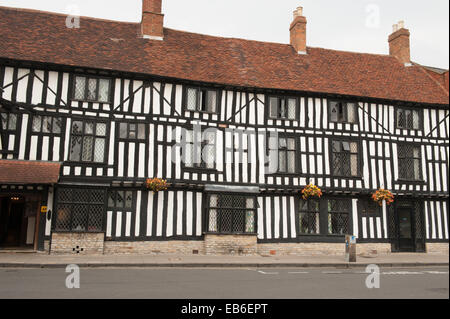 Traditionelle elisabethanisches Fachwerkhaus in Shakespeares Geburtsort Stratford Warwickshire, England, Vereinigtes Königreich Stockfoto