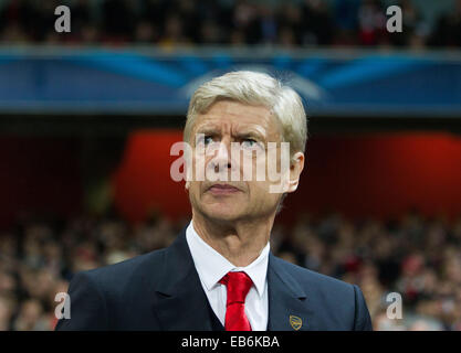 London, UK. 26. November 2014. Arsenals Arsene Wenger blickt auf. UEFA Champions League - Arsenal Vs Borussia Dortmund - Emirates Stadium - England 26. November 2014 - Bild David Klein/Sportimage. © Csm/Alamy Live-Nachrichten Stockfoto