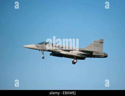 Schwedische Luftwaffe JAS 39D Gripen auf Übung über RAF Lossiemouth Schottland.  SCO 9189. Stockfoto