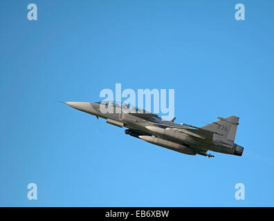 Schwedische Luftwaffe JAS 39D Gripen auf Übung über RAF Lossiemouth Schottland.  SCO 9193. Stockfoto