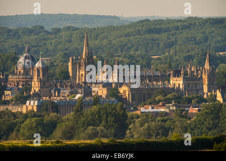 Die träumenden Turmspitzen der Oxford University von Hinksey Hill gesehen Stockfoto