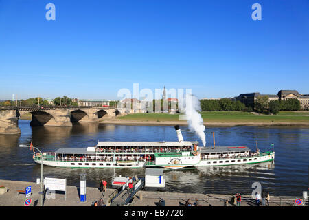 Raddampfer auf der Elbe Fluss, Dresden, Sachsen, Deutschland, Europa Stockfoto