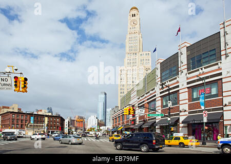 An der Ecke der Flatbush & Atlantic Ave, Downtown Brooklyn, NY, USA, 15. Oktober 2014. Stockfoto