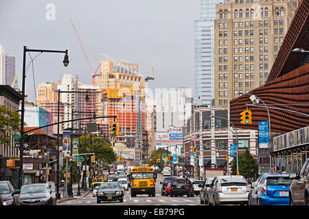 An der Ecke der Flatbush & Atlantic Ave, Downtown Brooklyn, NY, USA, 15. Oktober 2014. Stockfoto