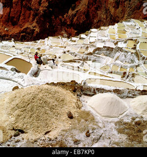 Peru, Cusco Region, Heiliges Tal, Maras, Salinas, Reihenhaus Salz Teiche Stockfoto