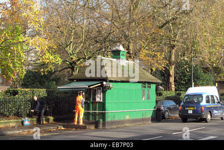 Ehemalige Taxi Tierheim Café in Pont Street London gedreht Stockfoto