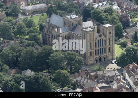 Eine Luftaufnahme der Kathedrale von Ripon, Nordyorkshire Stockfoto