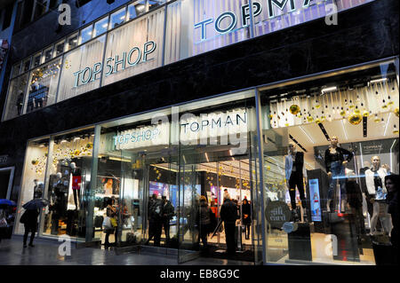 Manhattan New York USA November 2014 - die kürzlich eröffnete Topshop und Topman speichern in Fifth Avenue Stockfoto