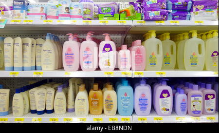 Seifen und Shampoos für Babys und Kinder in den Supermarktregalen in Toronto, Kanada Stockfoto