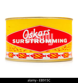 Dose Surströmming ist fermentierte Ostsee-Hering, oft beschrieben als das Schlimmste riechende Lebensmittel der Welt. Stockfoto