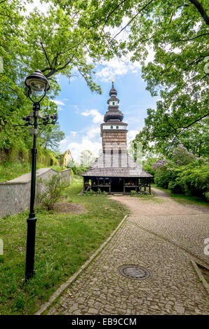 Die hölzerne Kirche geweiht, St. Michael befindet sich im oberen Teil des Kinskeho Gartens auf den Petrin-Hügel Stockfoto