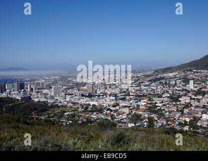 Die Aussicht auf Kapstadt zentraler Geschäftsbezirk von Signal Hill, Cape Town, South Africa gesehen. Stockfoto