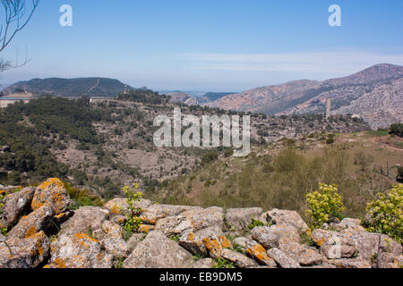 Eine Ansicht des Tajo De La Encantada in der Bergregion Andalusien in Spanien Stockfoto