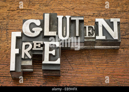 Gluten freie Worte in Vintage Bleisatz Druckstöcken über Grunge Holz - Ernährungskonzept Stockfoto