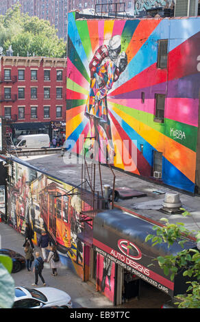 Wandgemälde von Eduardo Kobra Darstellung der klassischen 1945 Foto V – J Tag gesehen von High Line, New York City, USA Stockfoto