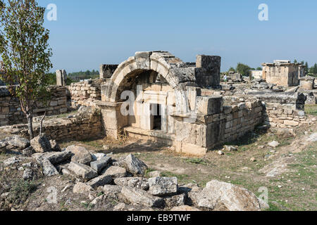 Gräber, Nekropole von Hierapolis, antike griechische Stadt in Pamukkale, Phrygien, Provinz Denizli, Türkei Stockfoto