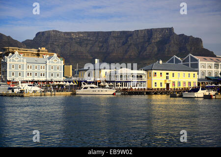 Victoria und Alfred Waterfront, Tafelberg hinter, Cape Town, Western Cape, Südafrika Stockfoto