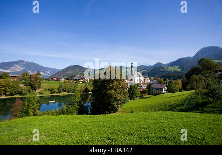 Pfarrkirche und Reither See See, Reith Im Alpbach, Tirol, Österreich Stockfoto