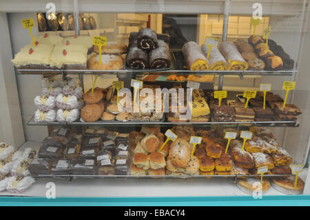 Ein Bäcker-Schaufenster in St Ives Cornwall Stockfoto