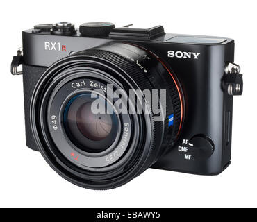 Sony RX1R digitale Kompaktkamera mit 35-mm-CMOS-Sensor und Carl Zeiss-Objektiv. Stockfoto