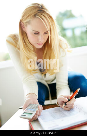 Frau, Arbeit, Finanzen Stockfoto