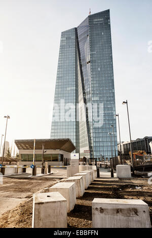 Frankfurt, Deutschland, Eingang des neuen europäischen Central Bank Building am Nachmittag. Stockfoto