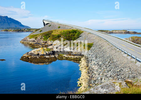 Storseisundet Brücke über die Atlantikstraße in Norwegen Stockfoto